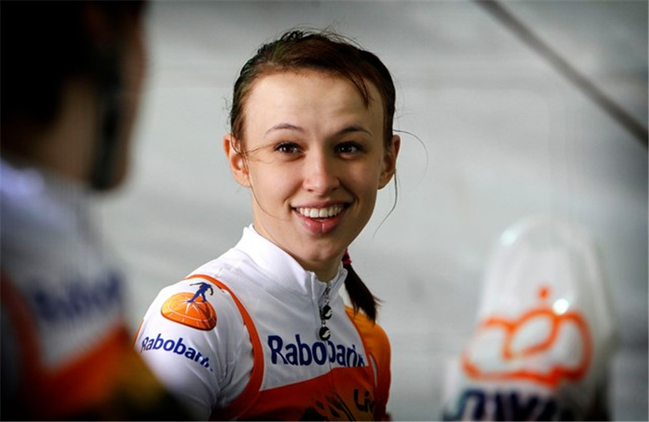 波兰历史上最成功的女车手，年仅22岁的涅薇雅多玛