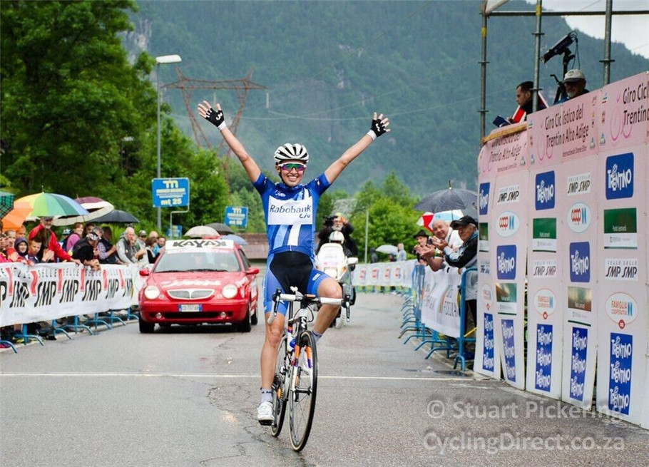 波兰历史上最成功的女车手，年仅22岁的涅薇雅多玛