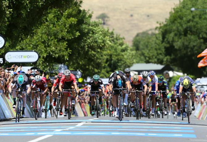 环澳赛｜第一赛段：伊万收获环澳赛首胜 终点萨甘帮队友带冲