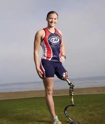 人物：从伊战伤兵变身残疾人铁三冠军