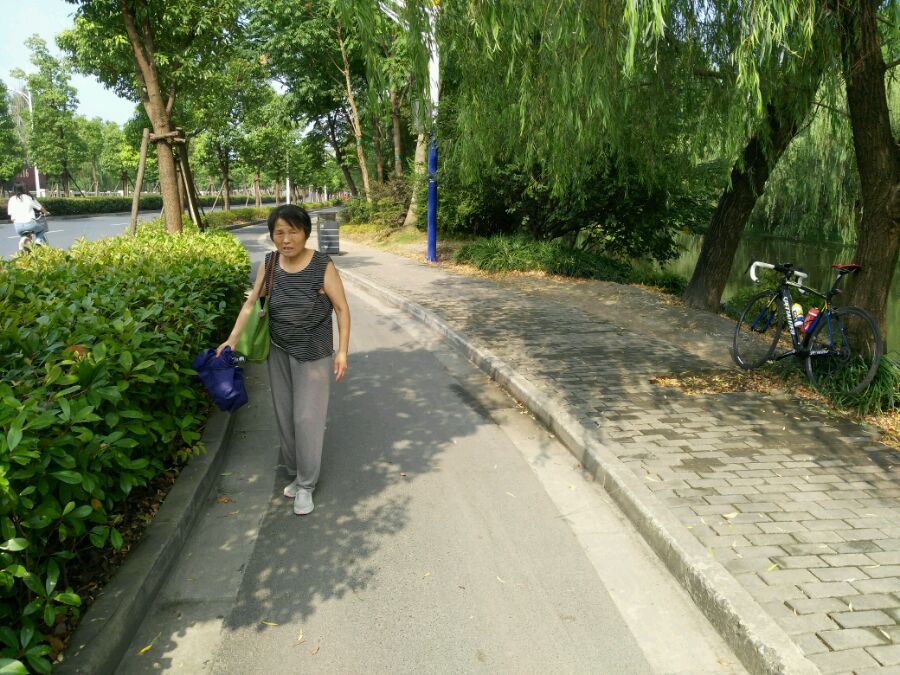 骑行圈的“彭宇案”？ 车友与老太碰撞 被索赔5万多元