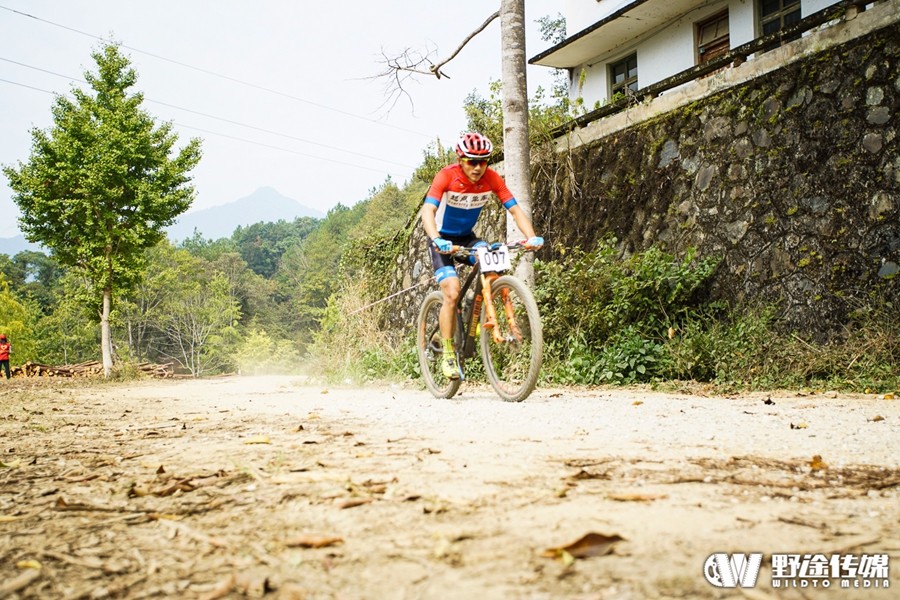 秋染南雄 帽子峰头 山地越野挑战赛炫酷开战！