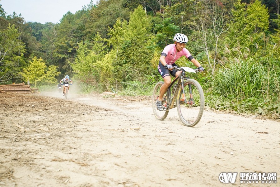 秋染南雄 帽子峰头 山地越野挑战赛炫酷开战！