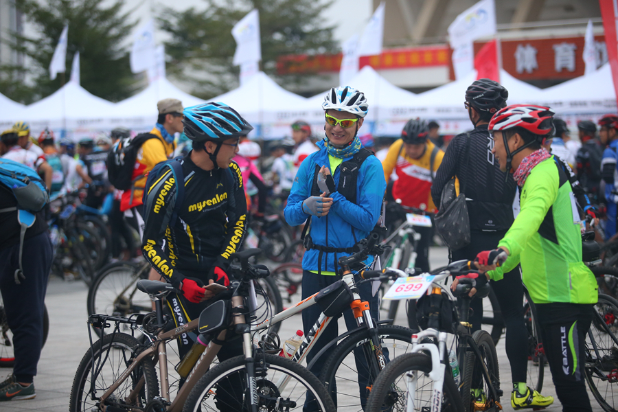2017最美环雷200：近2000人挑战骑行马拉松