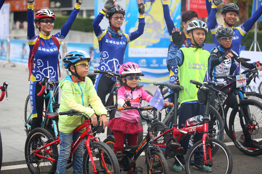 2017最美环雷200：近2000人挑战骑行马拉松