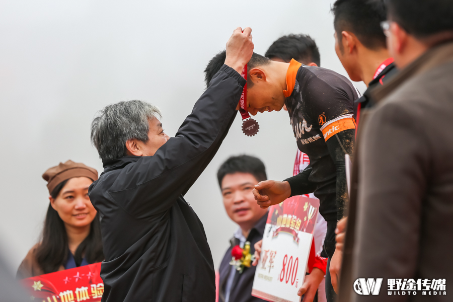 雨雾中的高石酣战 环中央苏区收官站在华安顺利落幕