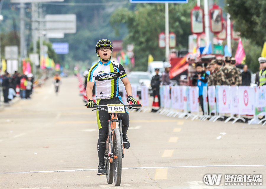 霍童山地车邀请赛：封宽杰例常夺冠  赛事选美代言