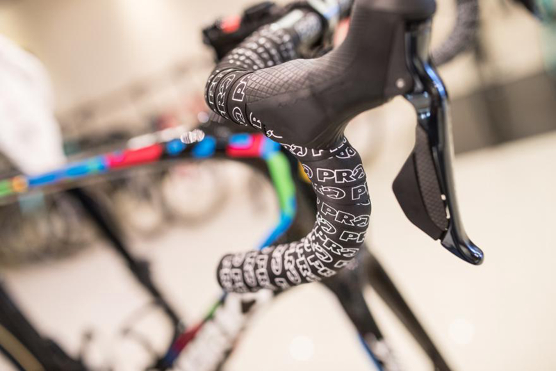 针锋相对 Dura-Ace R9100 VS Red eTap