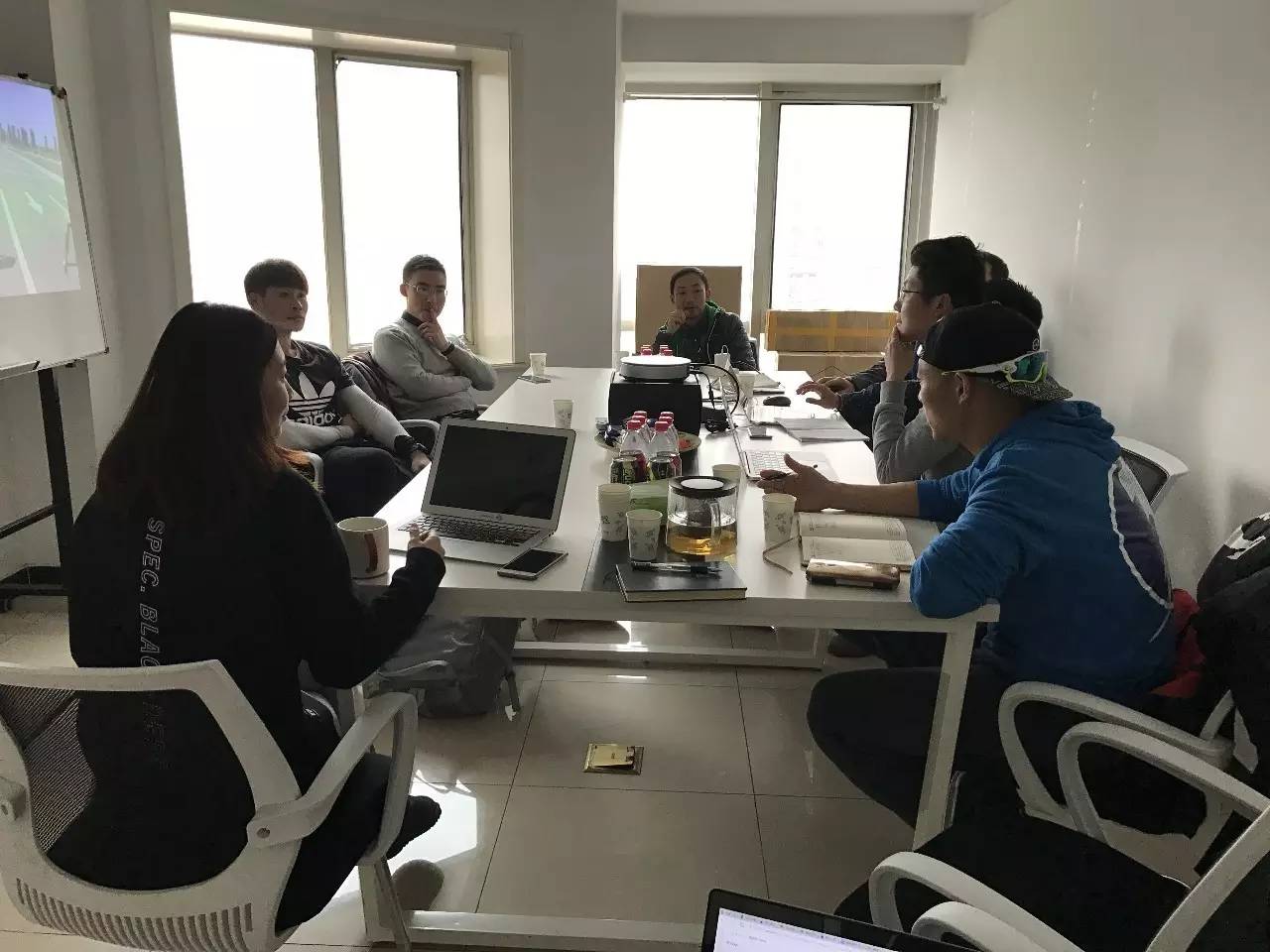 中国铁人三项联赛赛前研讨会  铁三爱好者刘鹏、魏臣参与提建议