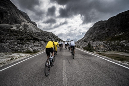 爬坡让人着迷 但也要学会节省体力！