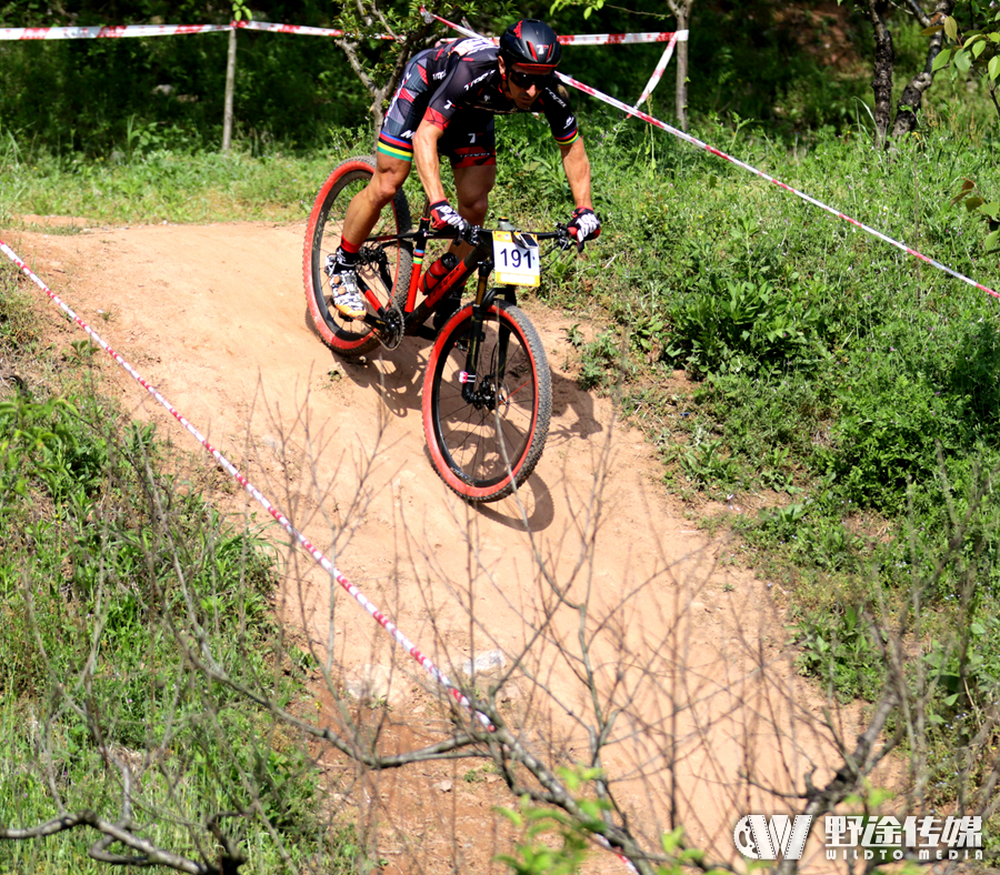 2017中国山地公开赛水墨大埝站首日 封神夺冠