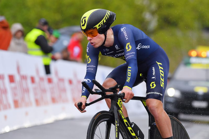 环罗曼蒂序幕赛：出乎意料费利内雨中疾驰第一