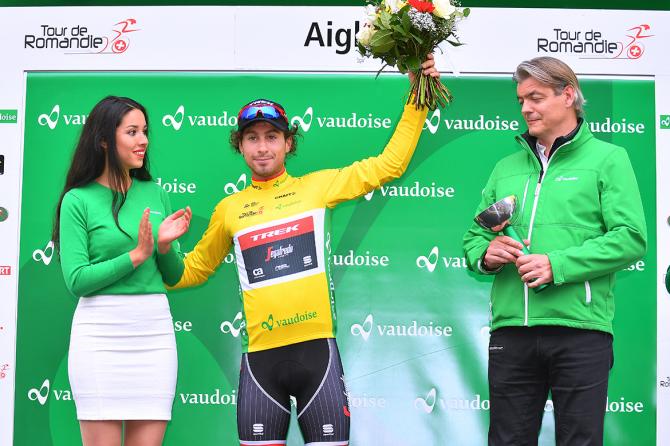 环罗曼蒂序幕赛：出乎意料费利内雨中疾驰第一