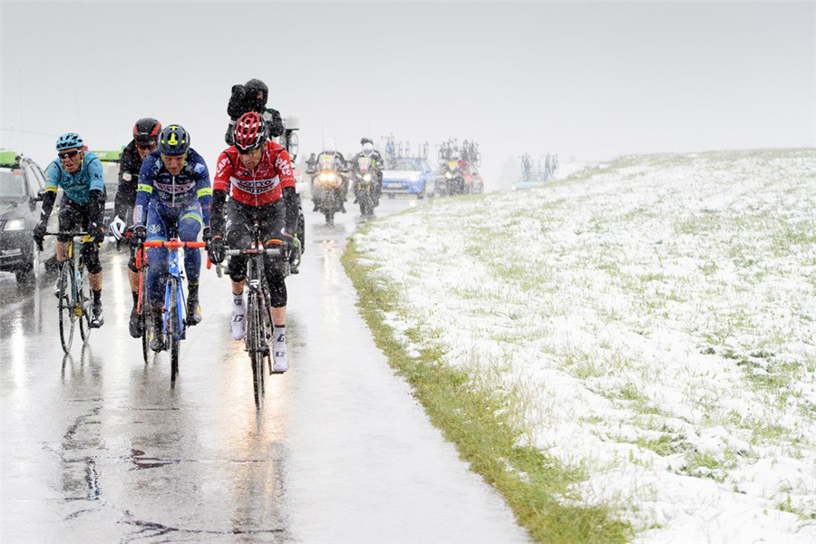 环罗曼蒂S2：雨雪纷飞 赛程缩短 斯特凡•金险胜