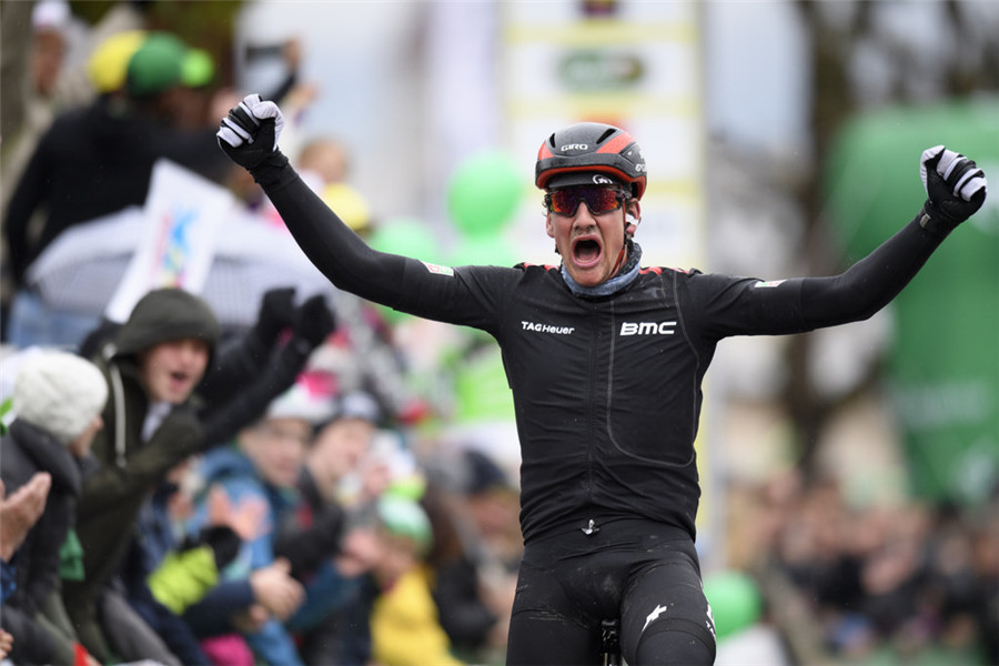 环罗曼蒂S2：雨雪纷飞 赛程缩短 斯特凡•金险胜