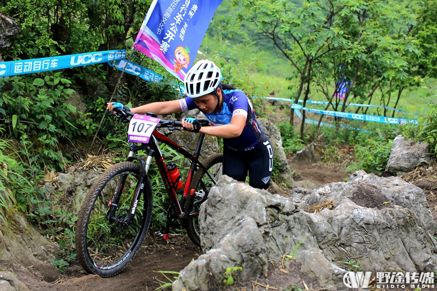 山地公开赛龙里站首日 十个全国山地锦标赛名额诞生