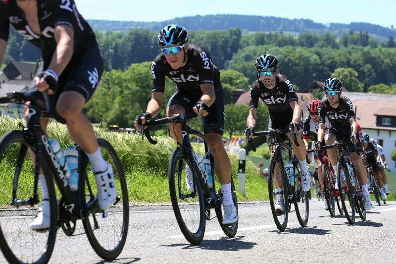 环瑞士S2：黄衫遭遇摔车 终点冲刺吉尔伯特乱中取胜