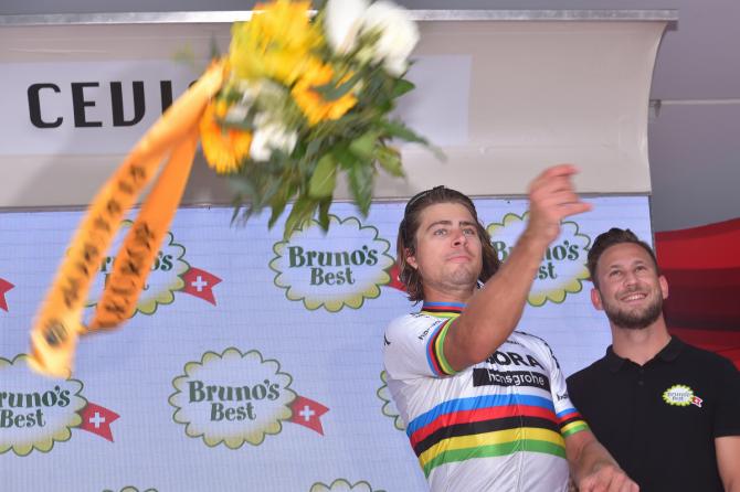 环瑞士S5：萨甘草裙舞姿势冲刺夺冠 洛佩斯摔车退赛