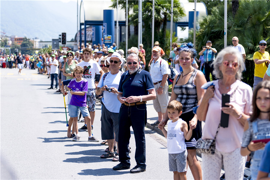 环瑞士S6：波佐维沃雨中夺冠 黄衫加身
