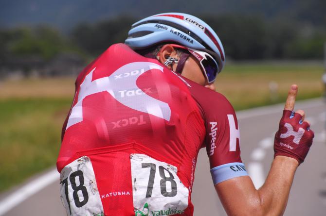 环瑞士S6：波佐维沃雨中夺冠 黄衫加身