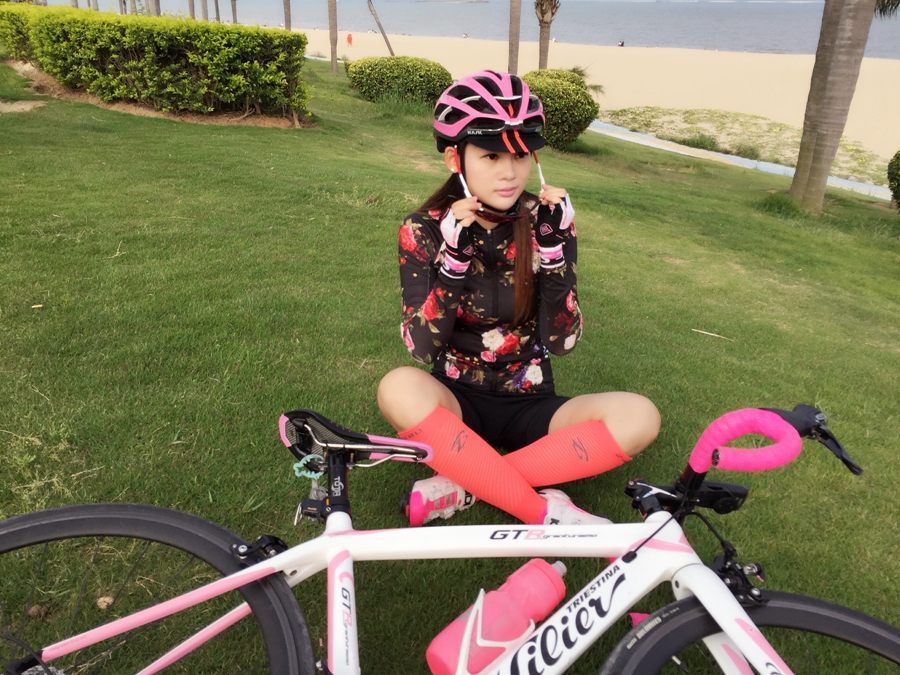 Hi！女神｜單車戀人妮妮：就愛(ài)騎車拍美照 非議由它去