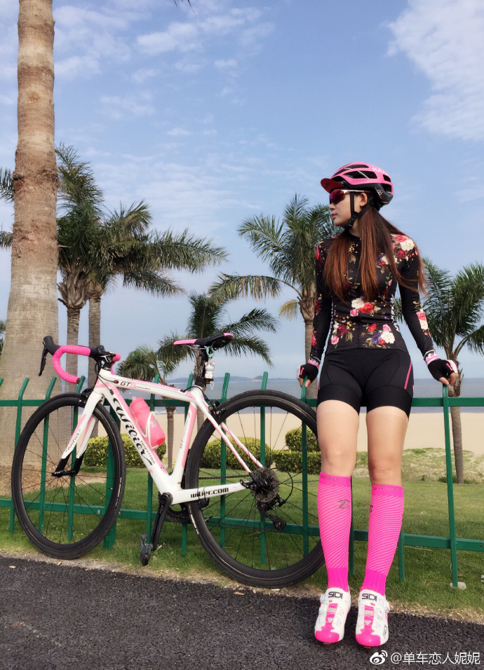 Hi！女神｜單車戀人妮妮：就愛(ài)騎車拍美照 非議由它去