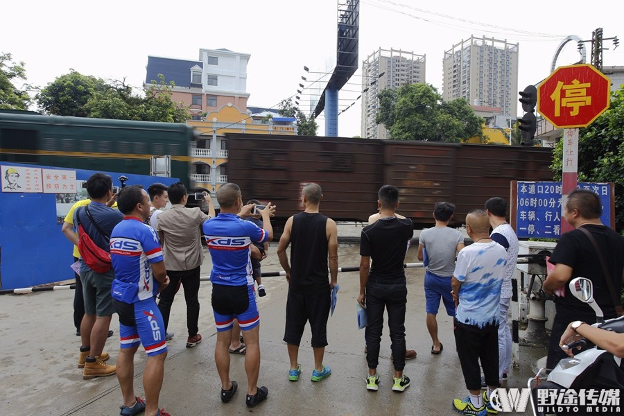 車輪跨越兩國  2017中越“兩國一賽道”自行車賽落幕