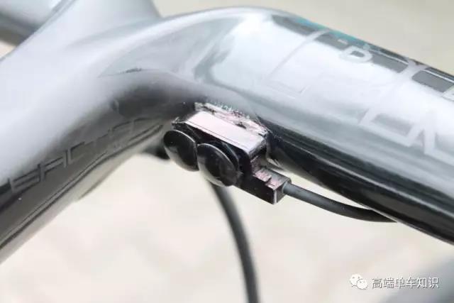 环法赛场的职业车手们都在使用什么车把?