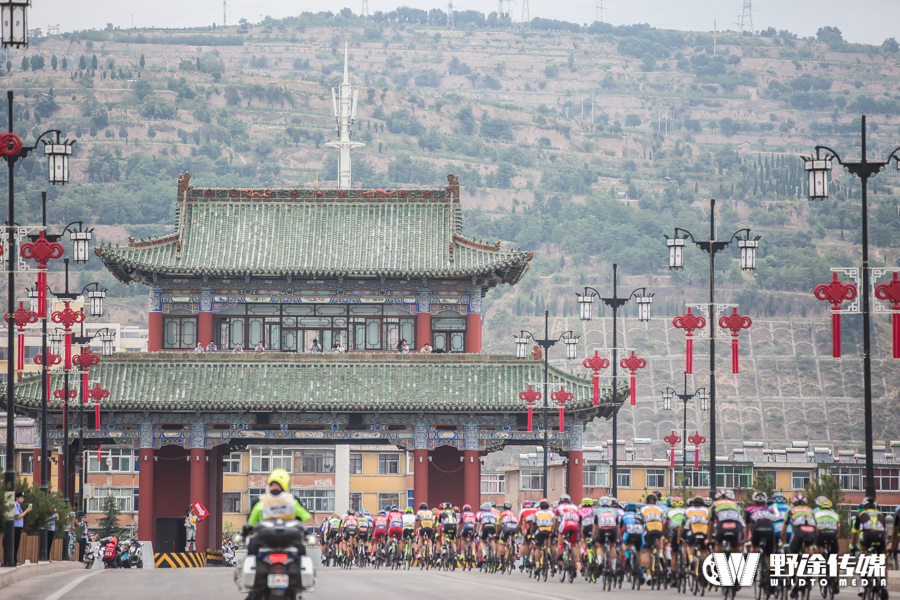 环湖赛S11 暴雨终止比赛 只计累积成绩 各领骑衫未变