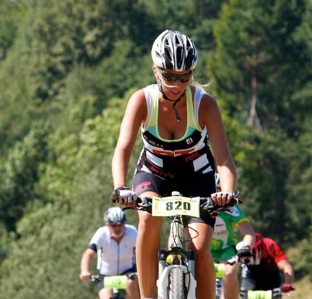 单车界居然有这样的女神！ 简直是世间尤物！