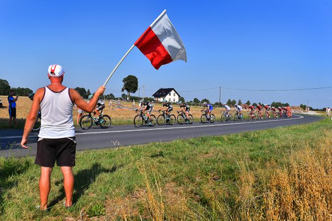 环波兰S4 大团混战冲刺 尤安雪耻夺冠