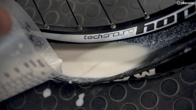 如何在山地车上安装真空胎