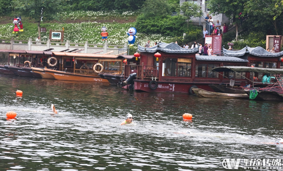 中国铁三联赛重庆荣昌站 大师组冠军任荣昌体育形象大使