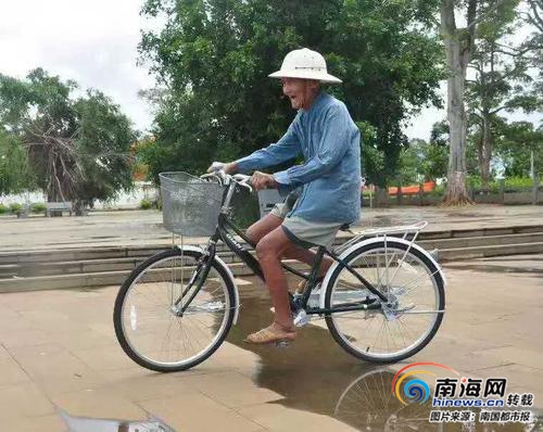 澄迈103岁“不老骑士”去世 生前每天坚持骑自行车