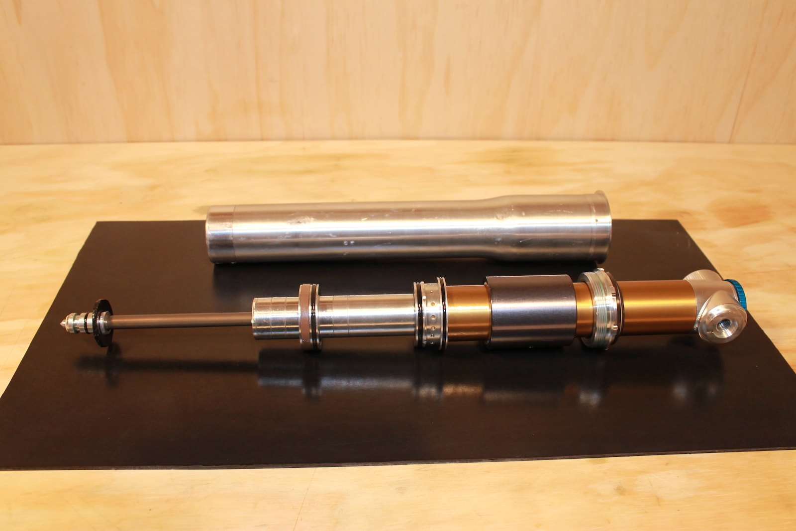 打破常规 没有连杆结构的速降怪物