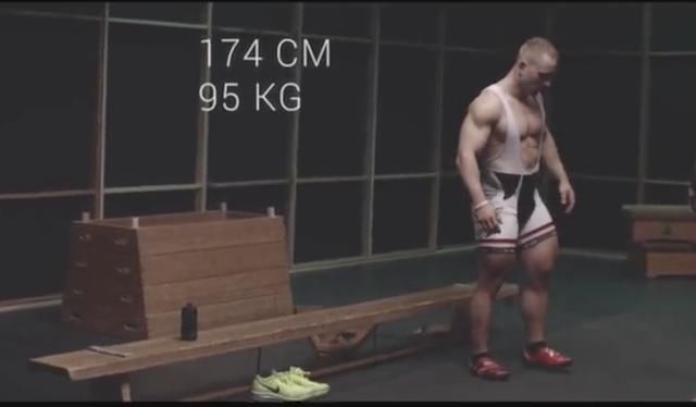 自行车奥运冠军“铁腿”带动发电机烤熟面包