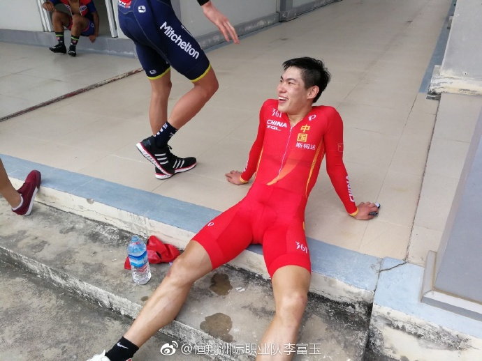 2018公路亚锦赛：中国队制霸男女U23个人计时赛