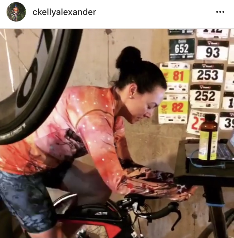 被货车劈成两半 她选择强势“复出”继续练铁三