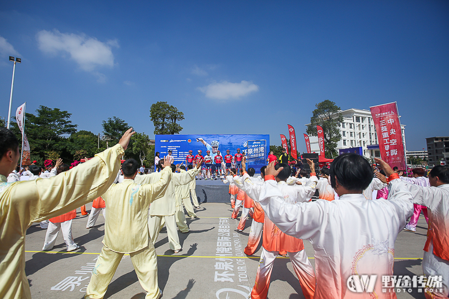 环湾赛收官：卫冕冠军双衫加身 中国香港团队最佳