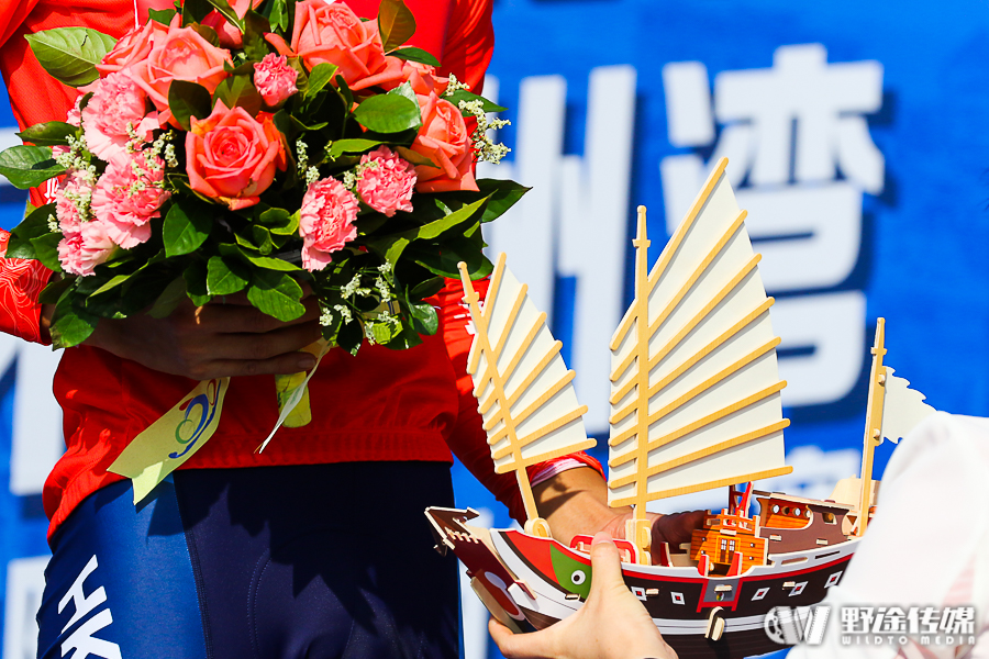 环湾赛收官：卫冕冠军双衫加身 中国香港团队最佳