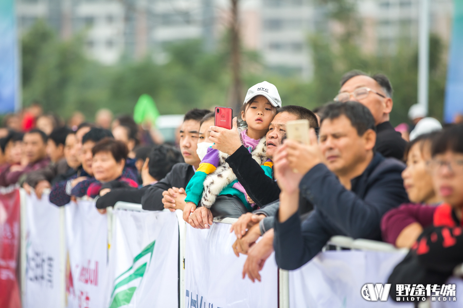 龙岩爬坡赛雁石站 麦子健夺魁公路公开组