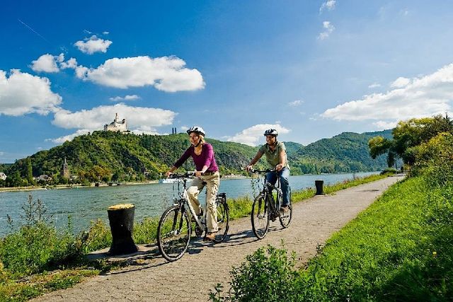 德国启用首条太阳能自行车道