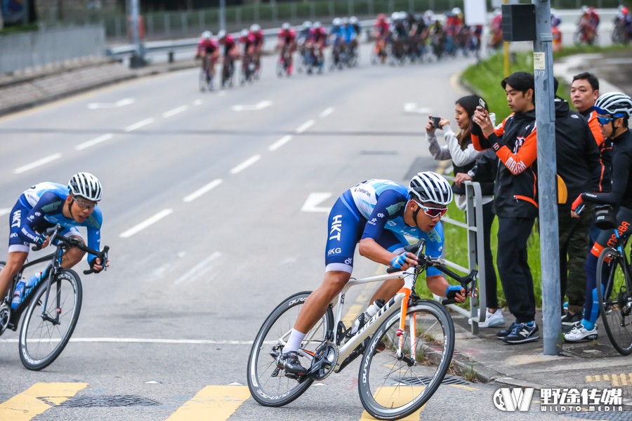 首届一带一路国际公路自行车赛 迪伦肯奈特摘获冠军