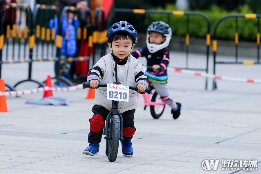 森地客KIDS滑步车联赛厦门站：慈济宫 一群萌娃的跨年礼