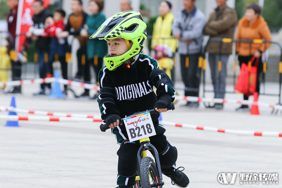 森地客KIDS滑步车联赛厦门站：慈济宫 一群萌娃的跨年礼