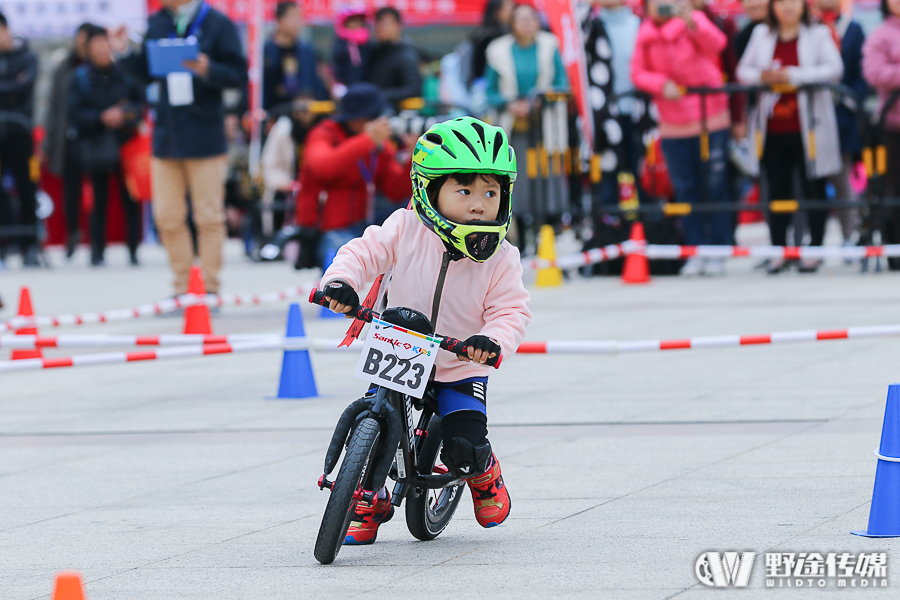 森地客KIDS滑步车联赛厦门站：慈济宫 一群萌娃的跨年礼