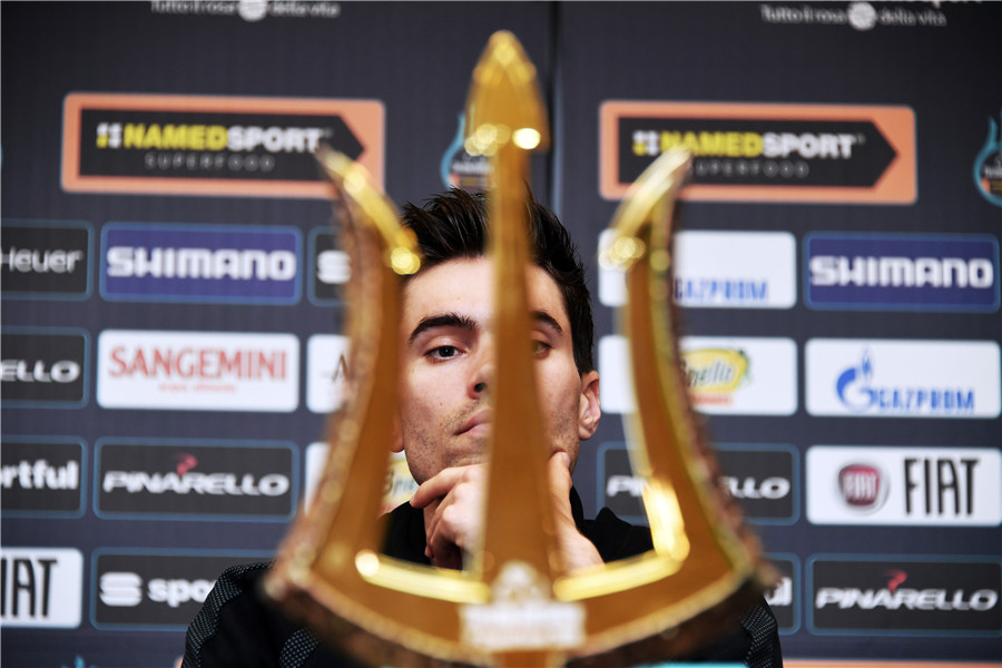 双海赛车手见面会：萨甘发型又有变 木兰身体抱恙