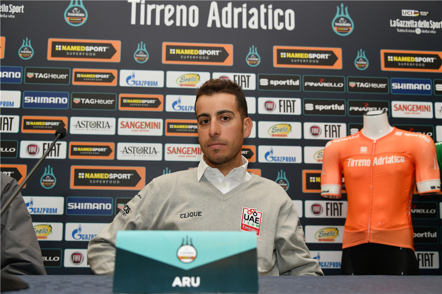 双海赛车手见面会：萨甘发型又有变 木兰身体抱恙