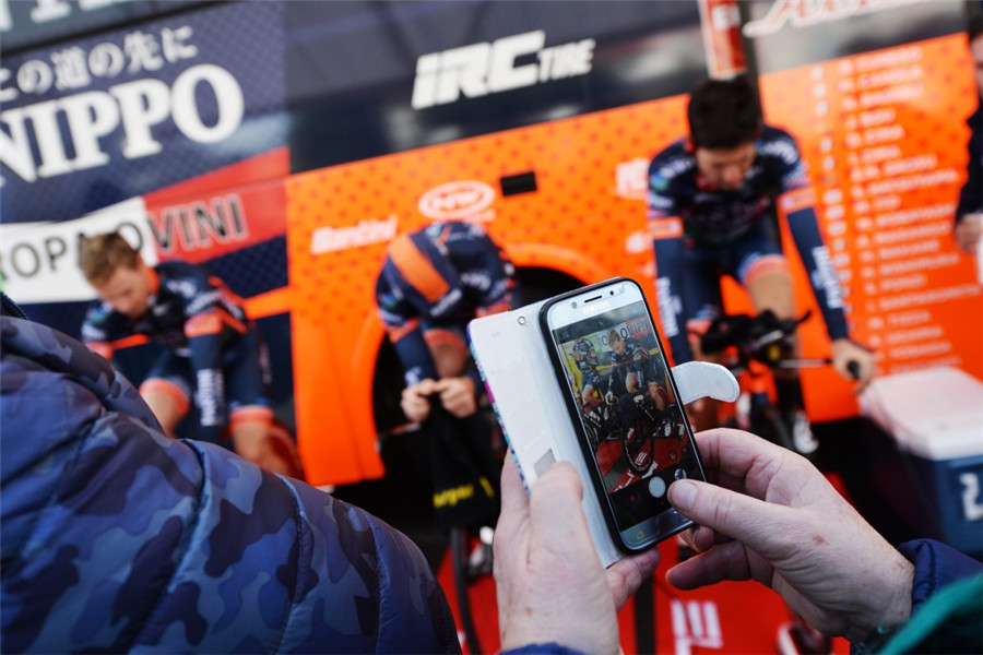 双海赛S1｜BMC拔头筹 卡文迪什摔车被关门