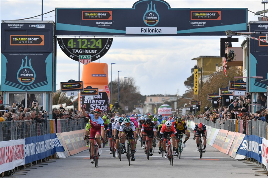 双海赛S2｜终点摔车混战 基特尔收获赛季首胜